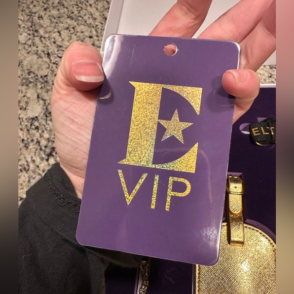 New Elton John VIP Gift Box - Picture 4 of 6